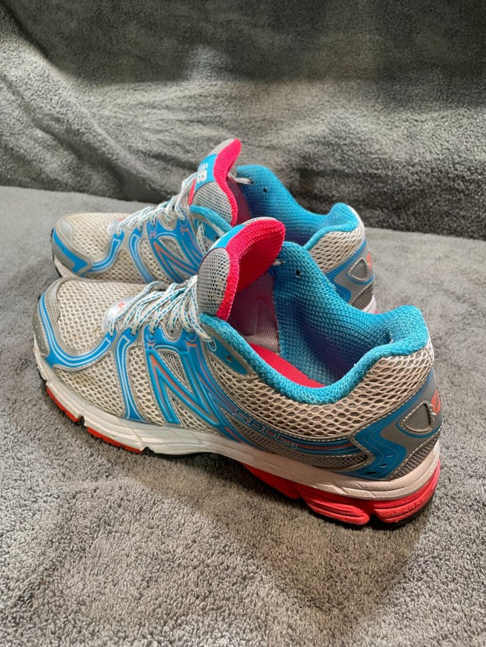 New Balance 580 V4 Running Shoes Sneakers Womens Size 10 Gray Blue Pink W580WP4 - Picture 6 of 15